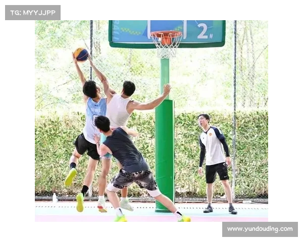 民间篮球视频(篮球民间草根赛事直播盛典：草根球员激情对决，全民共享精彩时刻)